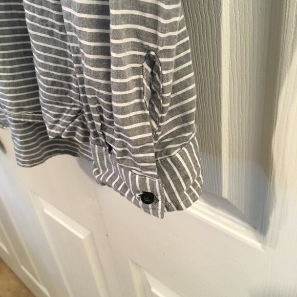 Tommy Hilfiger - Picture 5 of 9